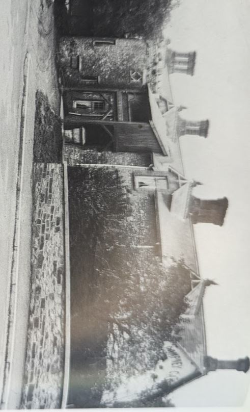Early-1930s photo of the Rompney Castle pub, Cardiff