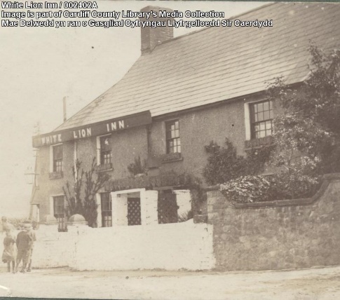 Photo of the Whilte Lion pub Cardiff in 1892 - demolished shortly after to make way for the current building